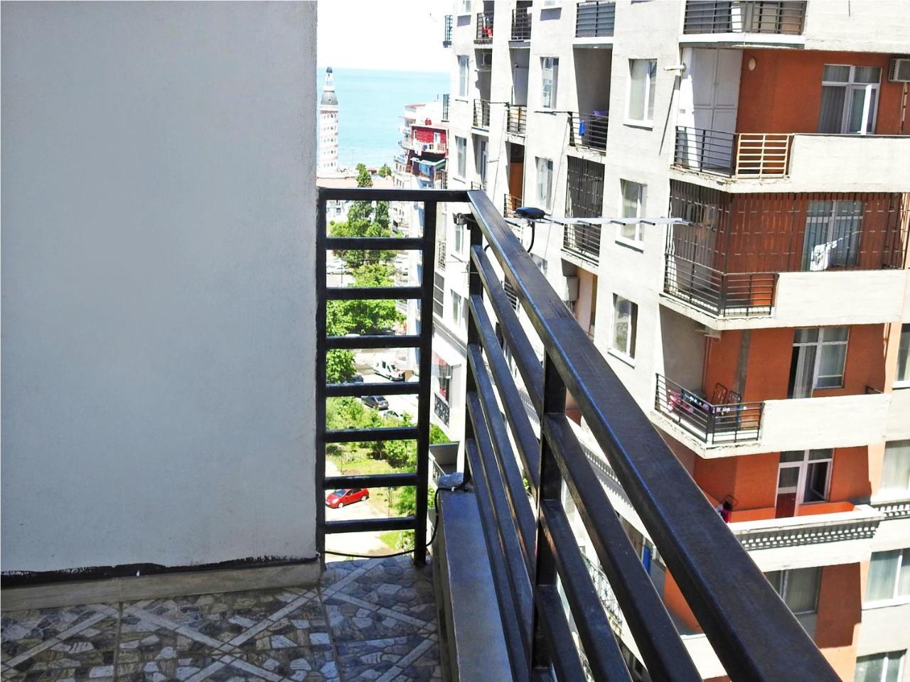 Real Palace Apartment Batumi Luaran gambar