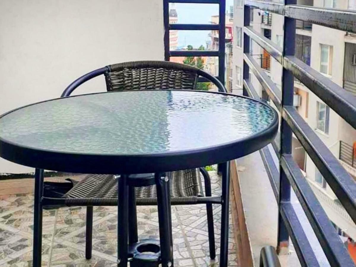 Real Palace Apartment Batumi Luaran gambar